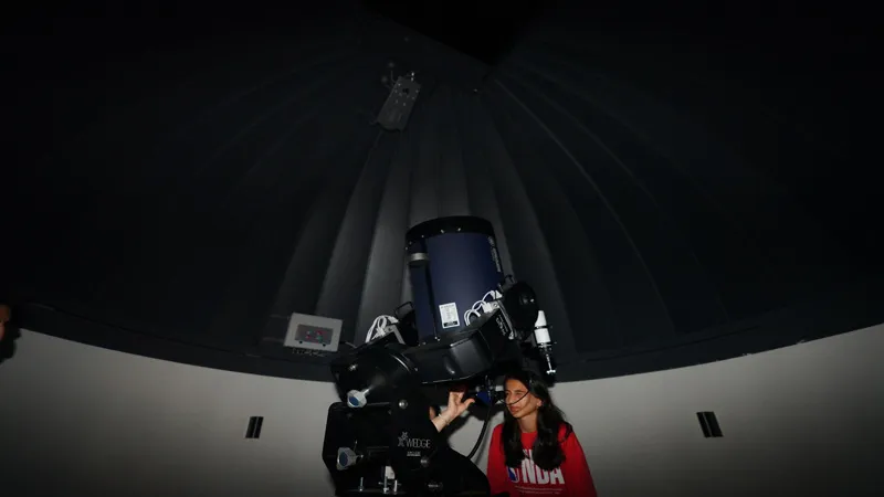 Beylikdüzü’nde yüzlerce kişi, Perseid meteor yağmurunu Aziz Sancar Bilim ve