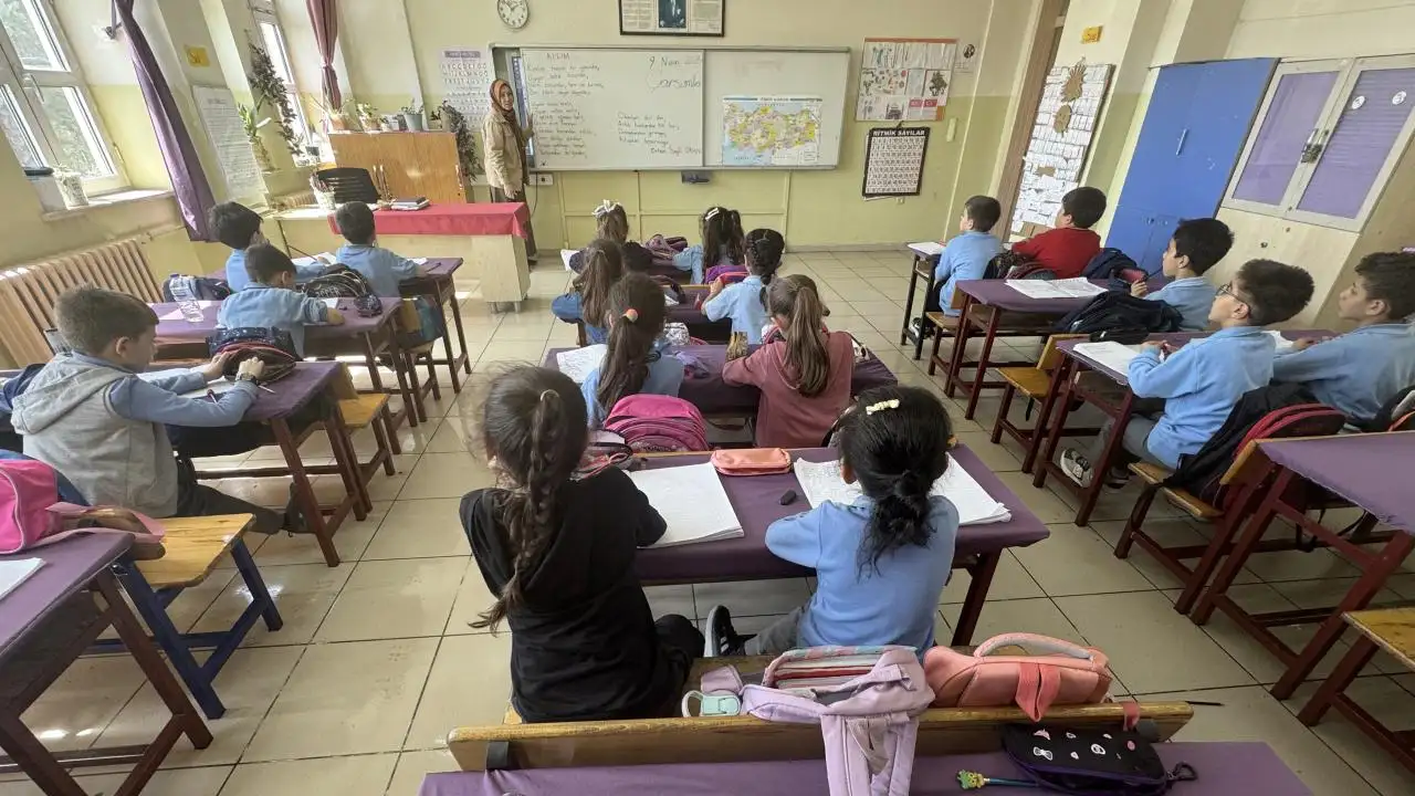 Yeni eğitim-öğretim yılı yaklaşırken çocukların okul kaygısı ve ebeveynlerin izlemesi