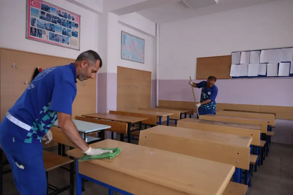 Arnavutköy Belediyesi, yeni eğitim öğretim yılı öncesinde öğrencilerin sağlıklı ortamlarda