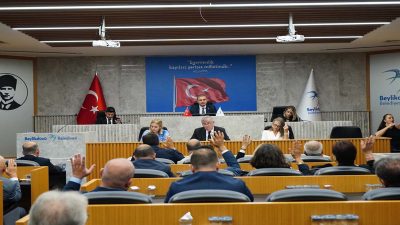 Beylikdüzü Belediyesi Eylül ayı meclis toplantısının ilk birleşimi gerçekleştirilirken, yeni