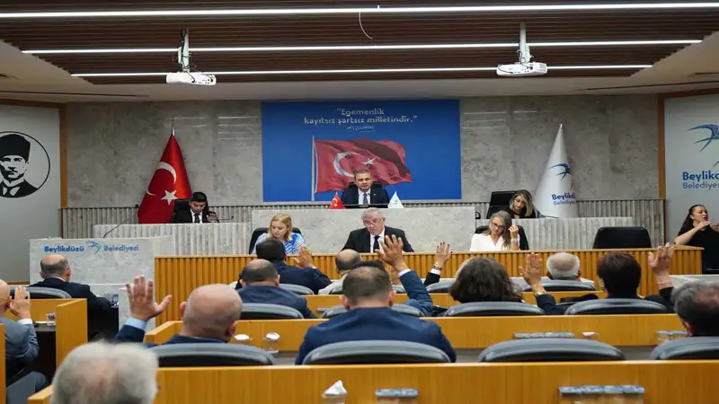 Beylikdüzü Belediyesi Eylül ayı meclis toplantısının ilk birleşimi gerçekleştirilirken, yeni