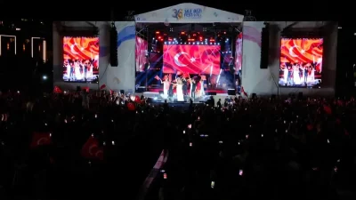 Şile’de 30 Ağustos 2026’da kortej 20.00’de başladı, Demet Akalın 21.30’da