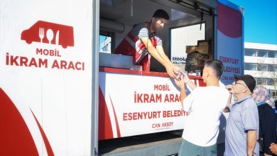 Esenyurt Belediyesi, KPSS Lisans sınavı öncesinde ilçe genelindeki okullarin önünde