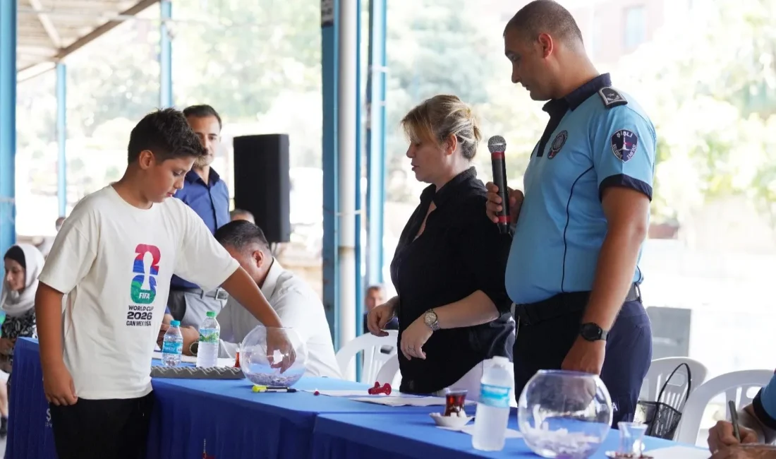 Feriköy Antika Pazarı’nda tahsisi iptal edilen 165 tahta için noter