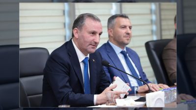 AK Parti Sultanbeyli'de ilçe başkanı ve grup üyelerinin katılımıyla toplantı