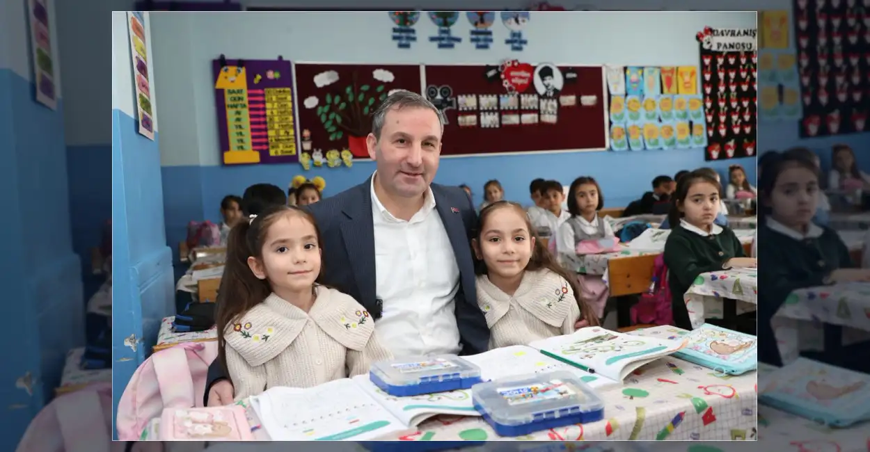 Sultanbeyli Belediye Başkanı Ali Tombaş, yeni eğitim öğretim yılının başlamasıyla
