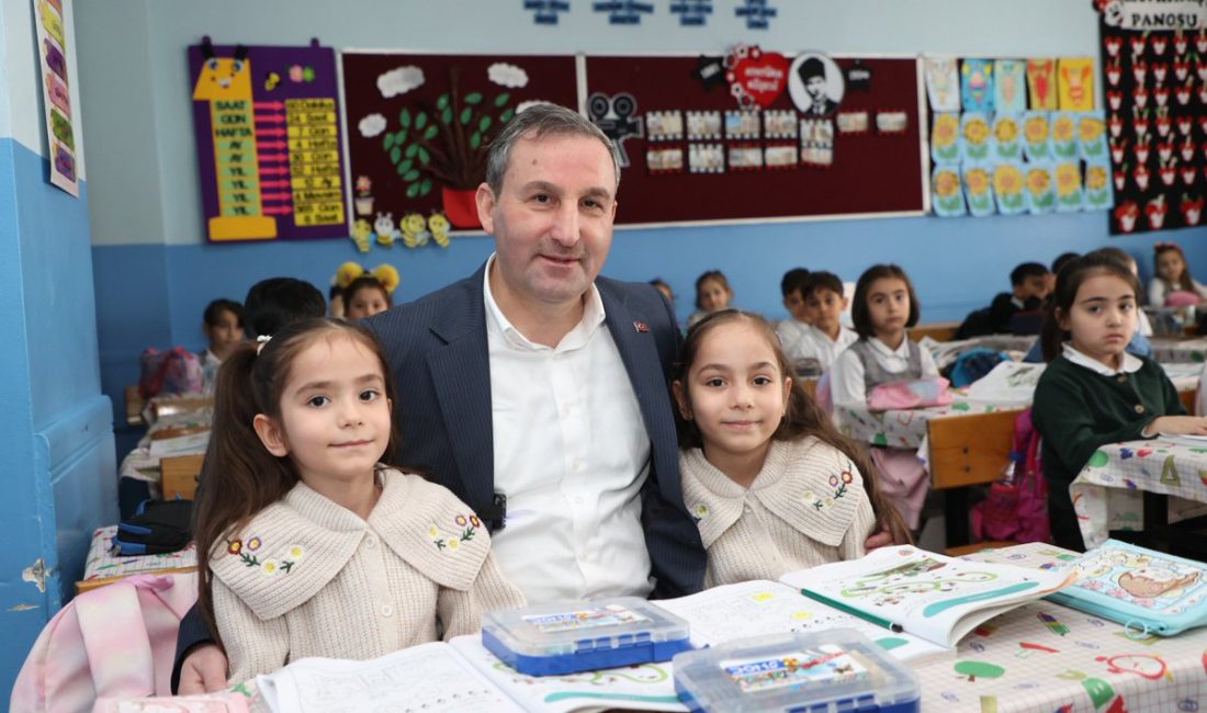 Sultanbeyli Belediye Başkanı Ali Tombaş, yeni eğitim öğretim yılının başlamasıyla