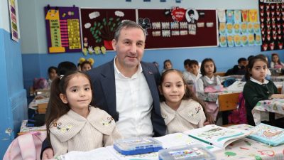 Sultanbeyli Belediye Başkanı Ali Tombaş, yeni eğitim öğretim yılının başlamasıyla