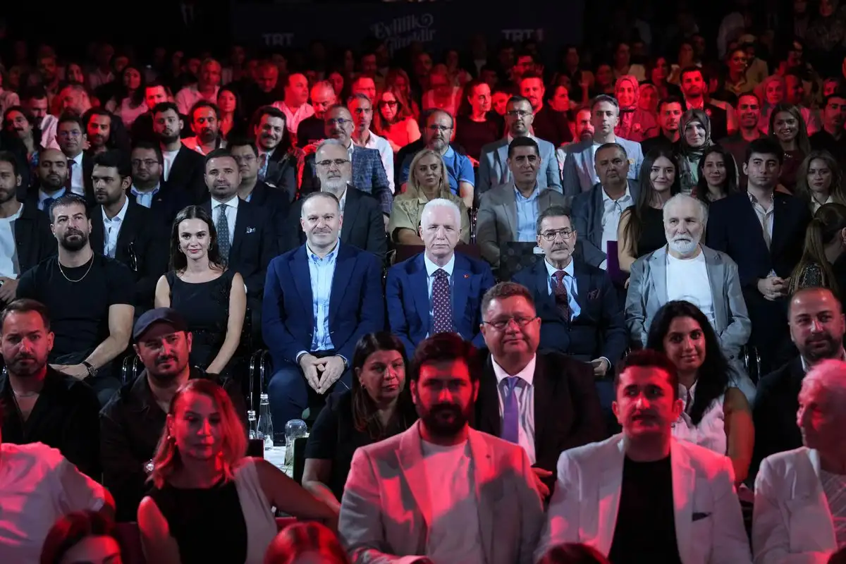 Türkiye Radyo Televizyon Kurumu tarafından hazırlanan Evlilik Güzeldir dizisinin ilk