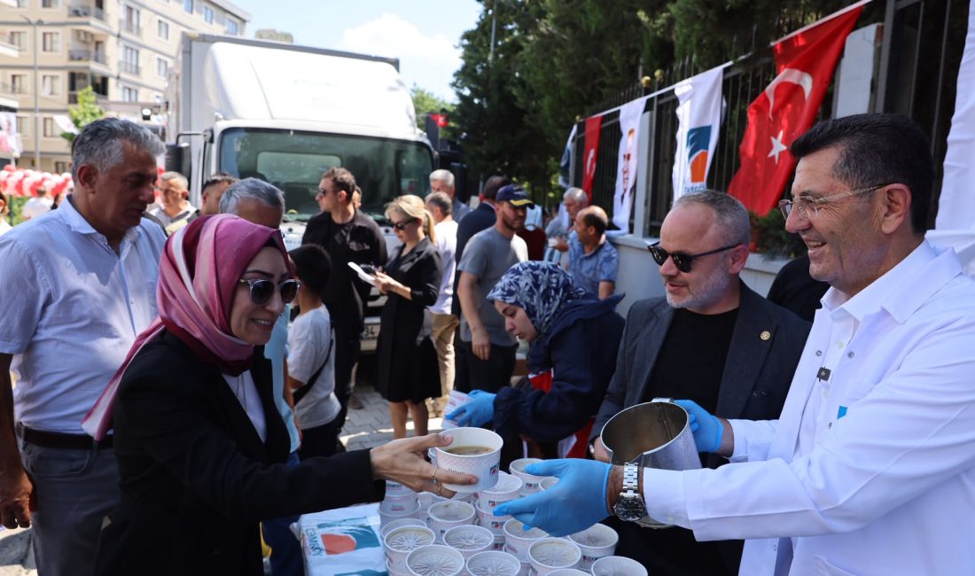 Çekmeköy Belediyesi, Muharrem ayında ilçenin tüm mahallelerinde aşure ikramı yaptı.