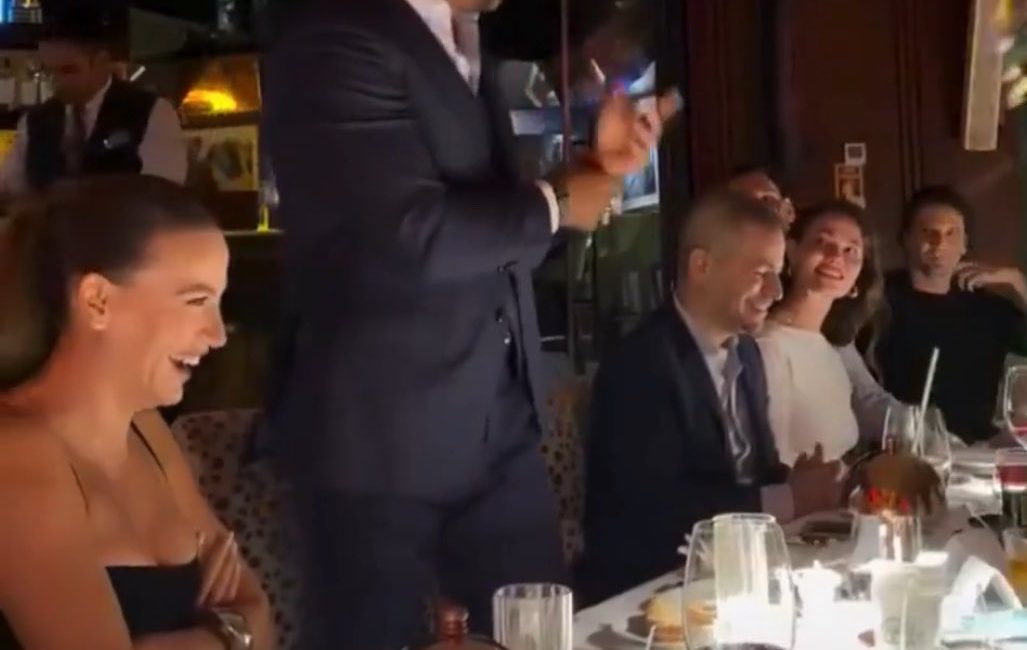 Oyuncu Serenay Sarıkaya, Prison Break dizisinin yıldızı Amaury Nolasco ile