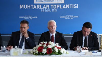 İstanbul Valisi Davut Gül, Büyükçekmece ilçesinde düzenlenen muhtarlar toplantısına başkanlık