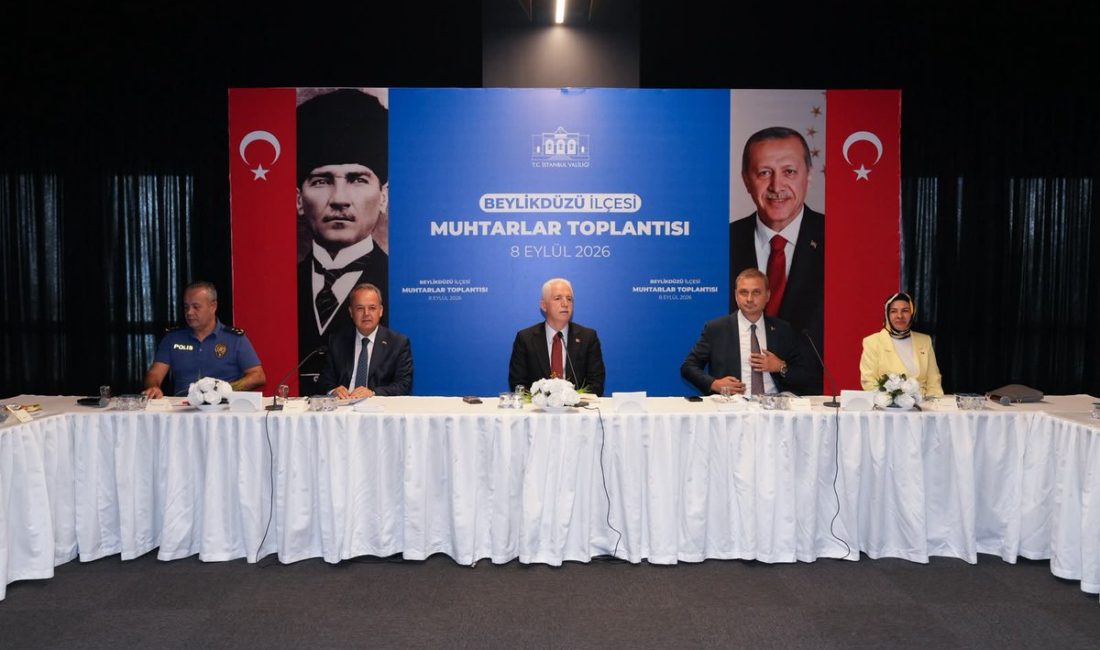 İstanbul Valisi Davut Gül'ün başkanlığında Beylikdüzü ilçesi muhtarlar toplantısı gerçekleştirildi.