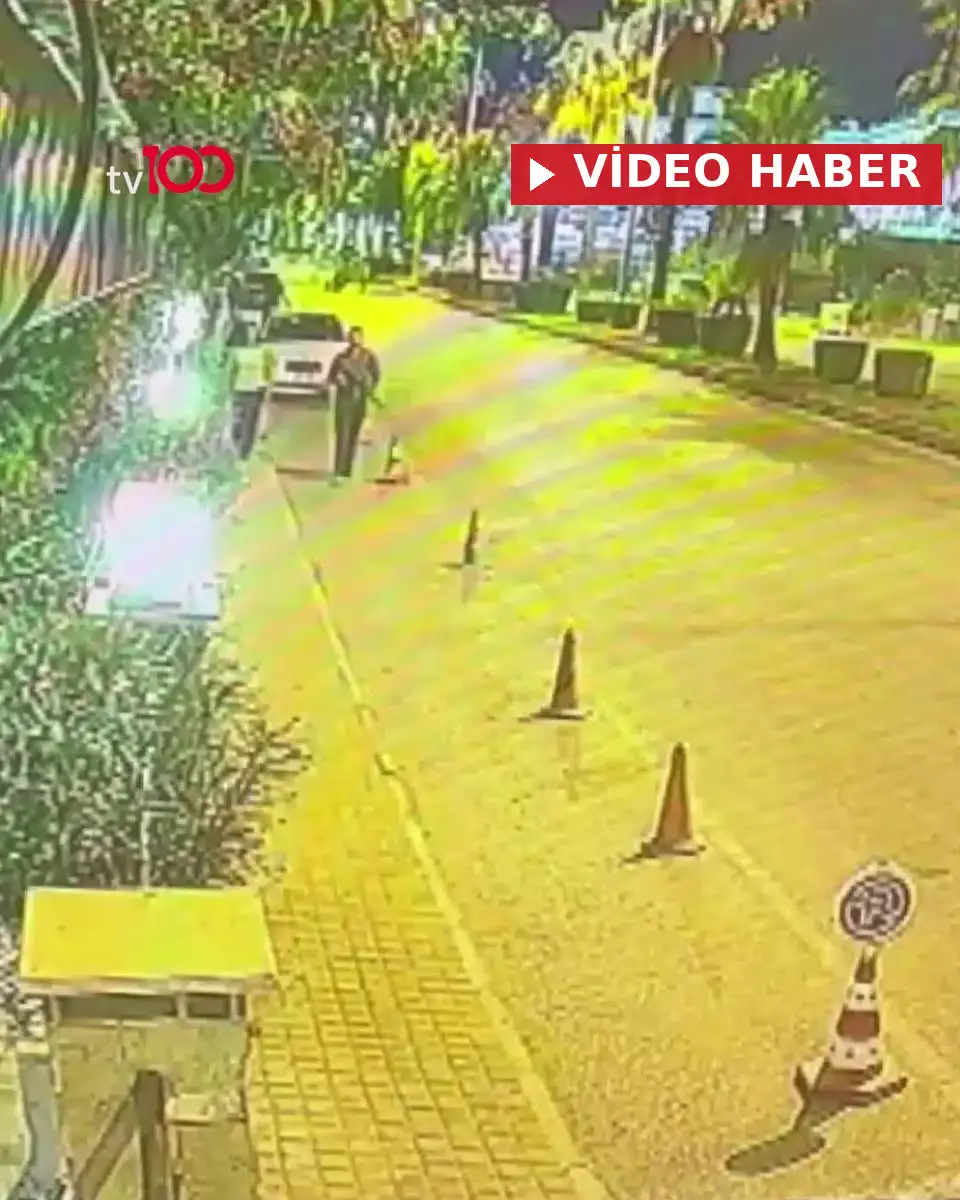 Antalya kent merkezinde elinde oyuncak silahla sokaklarda dolaşan ve vatandaşlar