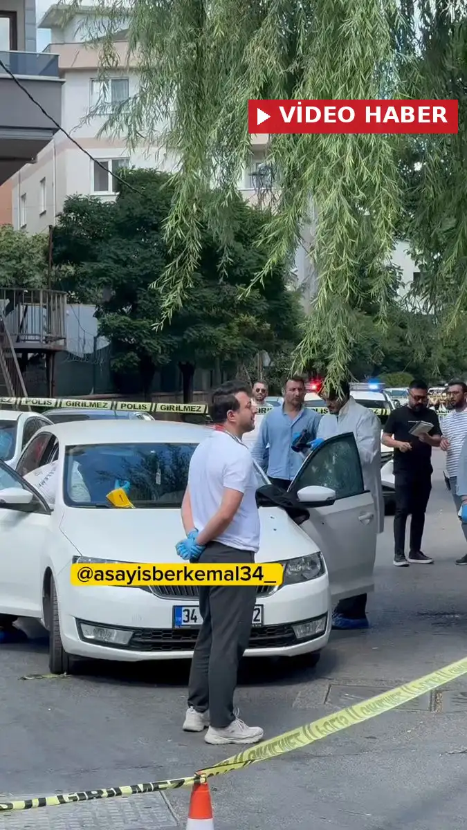 İstanbul'da seyir halindeki bir otomobile düzenlenen silahlı saldırı sonucunda 26