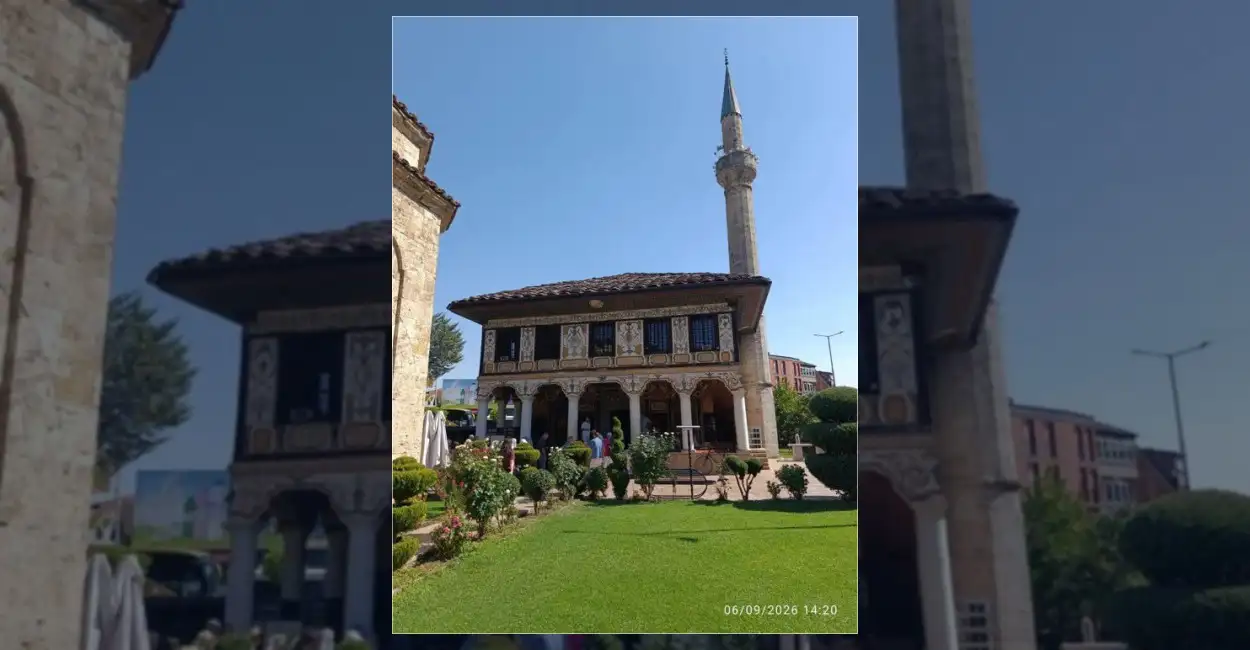 Evlenmek istemeyen iki kız kardeşin çeyiz paralarıyla yaptırdığı bilinen tarihi
