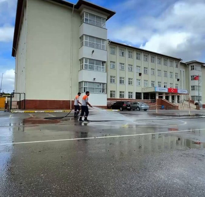 Sultanbeyli Belediye Başkanı Ali Tombaş, yeni eğitim öğretim yılı öncesinde