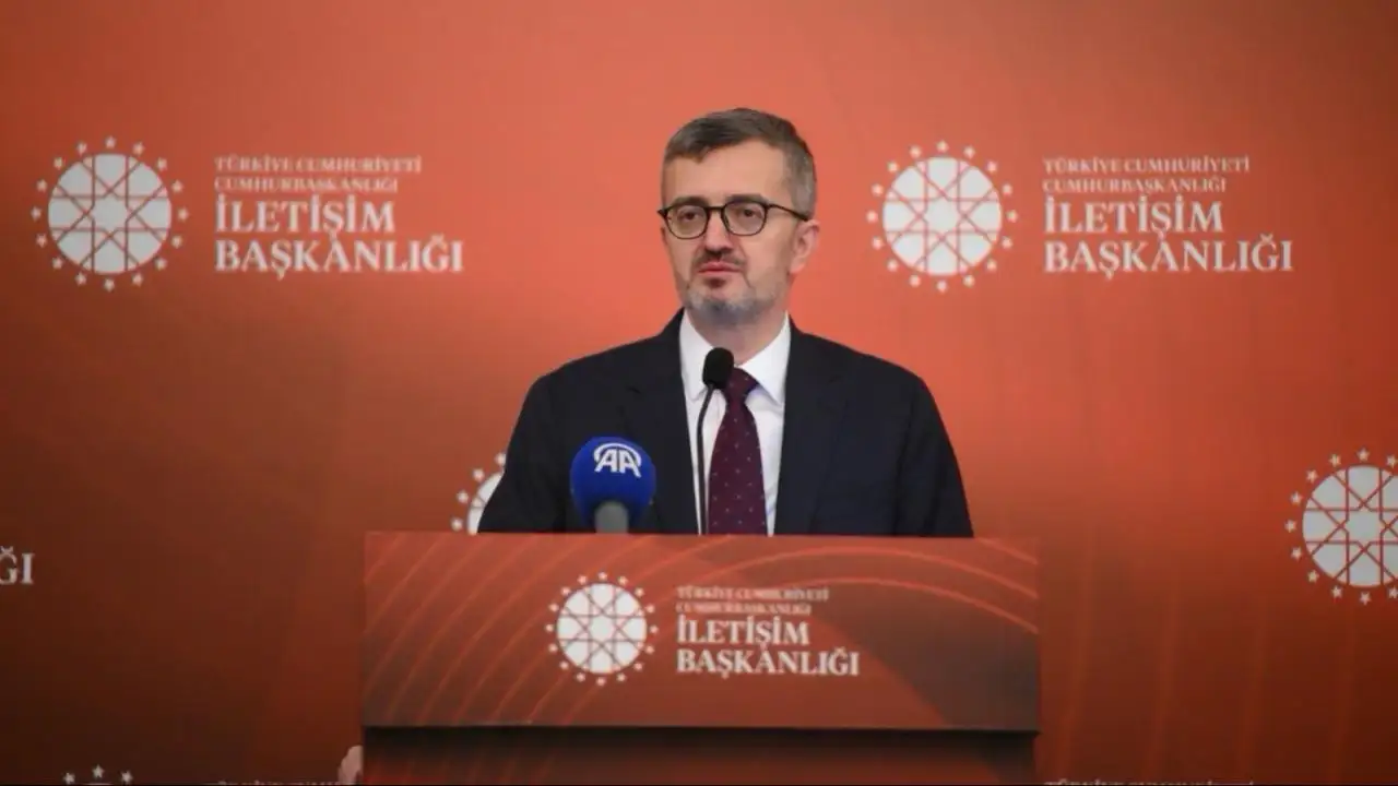 İletişim Başkanı Burhanettin Duran, Dezenformasyona Dur De kampanyasına destek veren