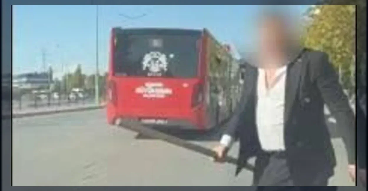 Konya'da trafikte yol verme tartışmasında diğer sürücüye sopayla saldıran şüpheli