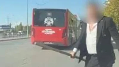 Konya'da trafikte yol verme tartışmasında diğer sürücüye sopayla saldıran şüpheli