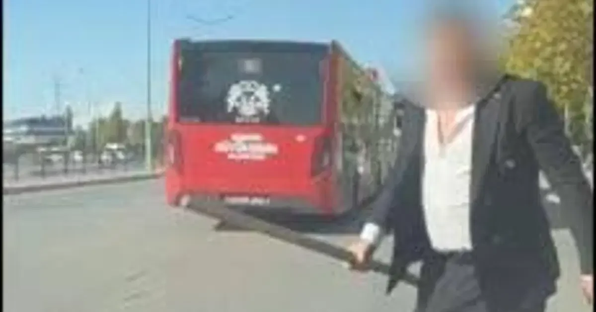 Konya'da trafikte yol verme tartışmasında diğer sürücüye sopayla saldıran şüpheli