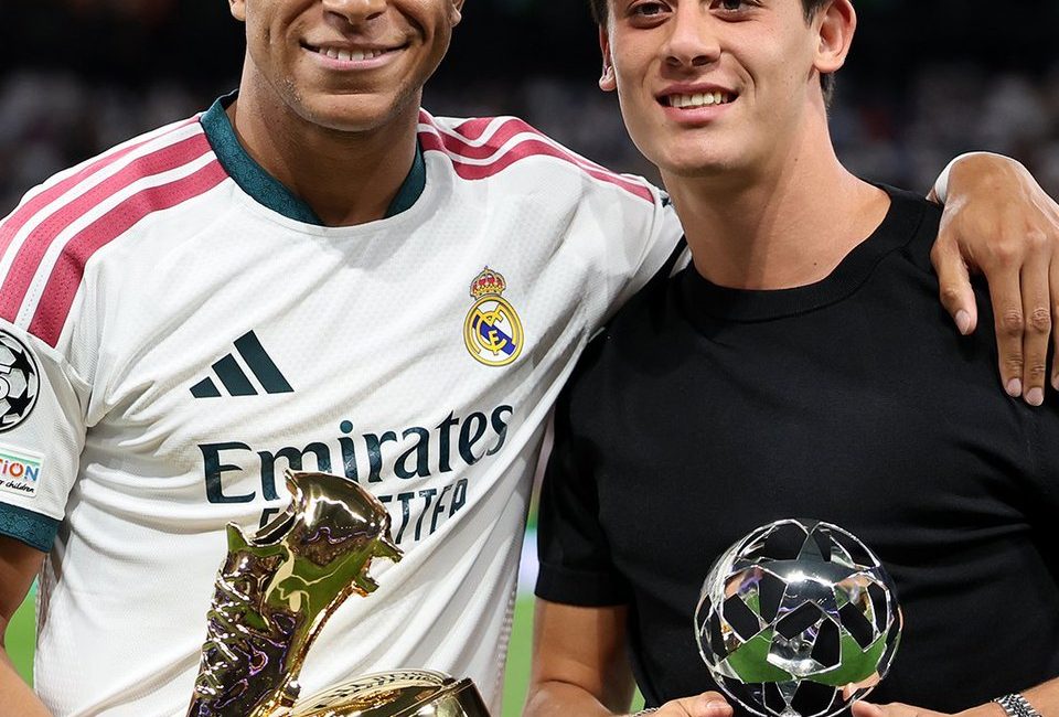 Altın Ayakkabı ödülünü kazanan Kylian Mbappe ile sezonun en iyi