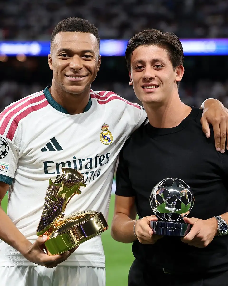 Altın Ayakkabı ödülünü kazanan Kylian Mbappe ile sezonun en iyi