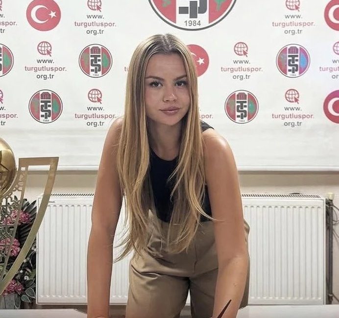 Turgutluspor kulübü, teknik direktörlük koltuğuna 22 yaşındaki genç çalıştırıcı Zeynep