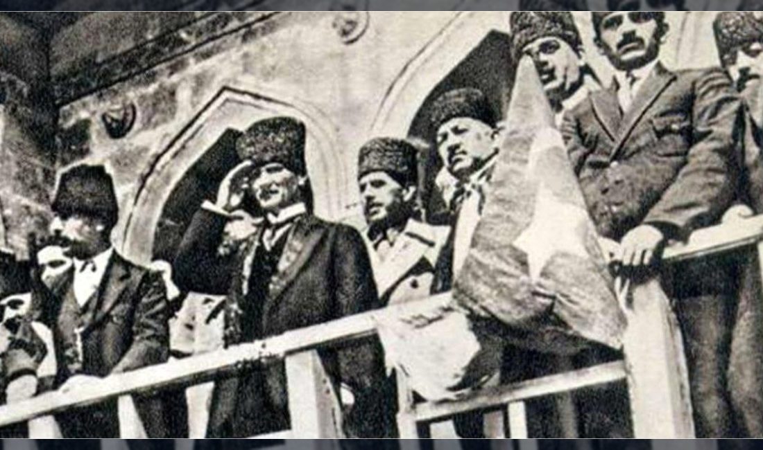 Türk ordusunun 9 Eylül 1922 sabahı İzmir'e girmesiyle Yunan işgali