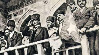 Türk ordusunun 9 Eylül 1922 sabahı İzmir'e girmesiyle Yunan işgali
