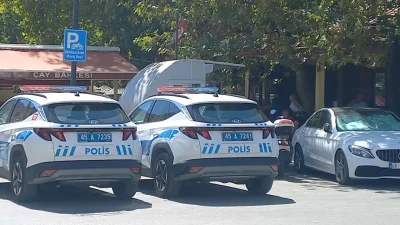 Manisa'nın Şehzadeler ilçesindeki bir çay bahçesinin tuvaletinde canlı yayın yapabilen
