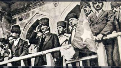 İzmir'in kurtuluşu: İzmir'in düşman işgalinden kurtuluşunun 104 yıl dönümü coşkuyla