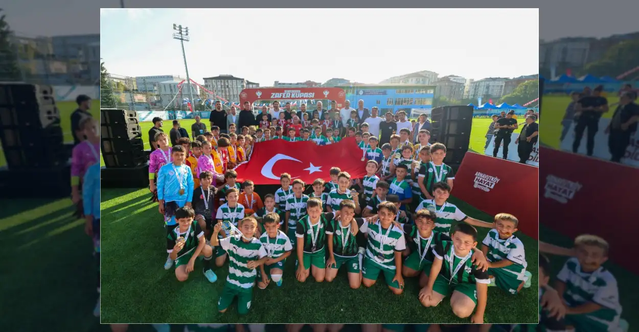 Arnavutköy’de 30 Ağustos Zafer Kupası Heyecanı Yaşandı