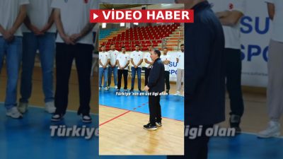 Sultanbeyli Belediyespor Voleybol Takımı Efeler Ligi'ne yükseldi. Belediye Başkanı Ali