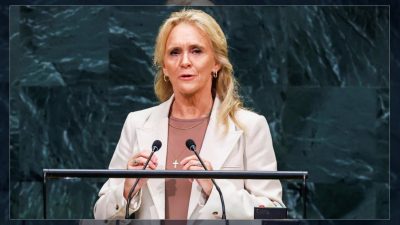 İzlanda Dışişleri Bakanı Thorgerdur Katrin Gunnarsdottir, adil ve kalıcı barış