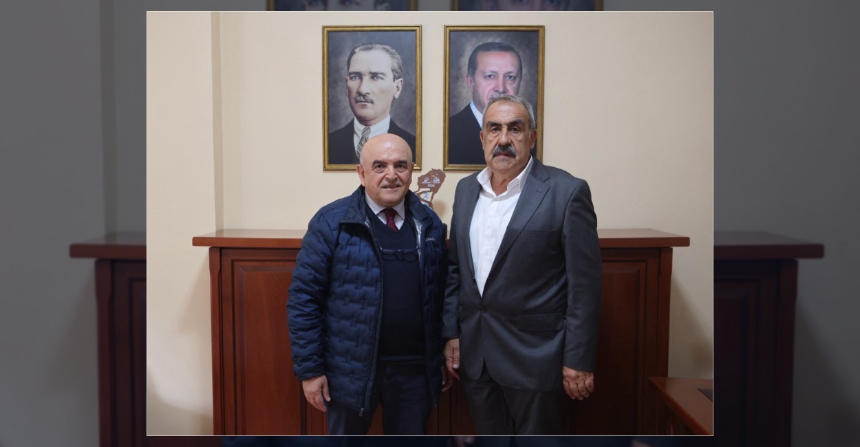 Adalar Tapu ve Kadastro Müdürü Halil Üstündağ, Adalar Belediyesi Başkan