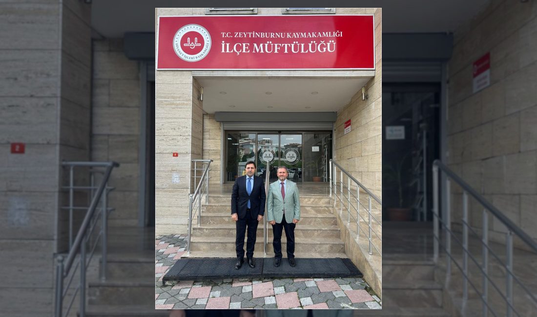 Zeytinburnu Kaymakamı Dr. Adem Uslu, yaz kararnamesiyle ilçeye atanan Müftü