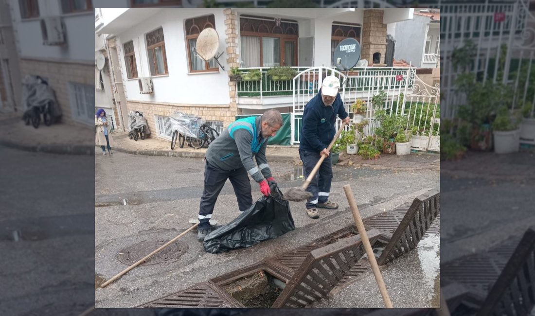 Adalar Belediyesi Fen İşleri Müdürlüğü ekipleri, yağışlı havalarda su birikintilerini