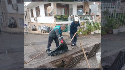 Adalar Belediyesi Fen İşleri Müdürlüğü ekipleri, yağışlı havalarda su birikintilerini