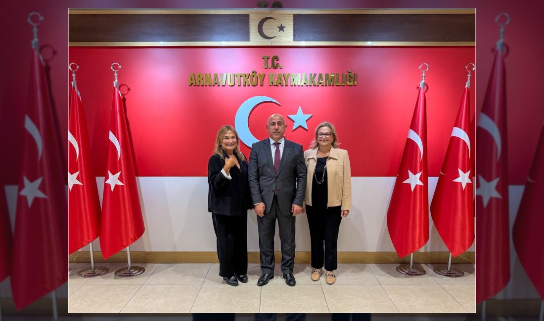 Koruncuk Vakfı heyeti, Arnavutköy Kaymakamı Mahmut Hersanlıoğlu'nu makamında ziyaret ederek