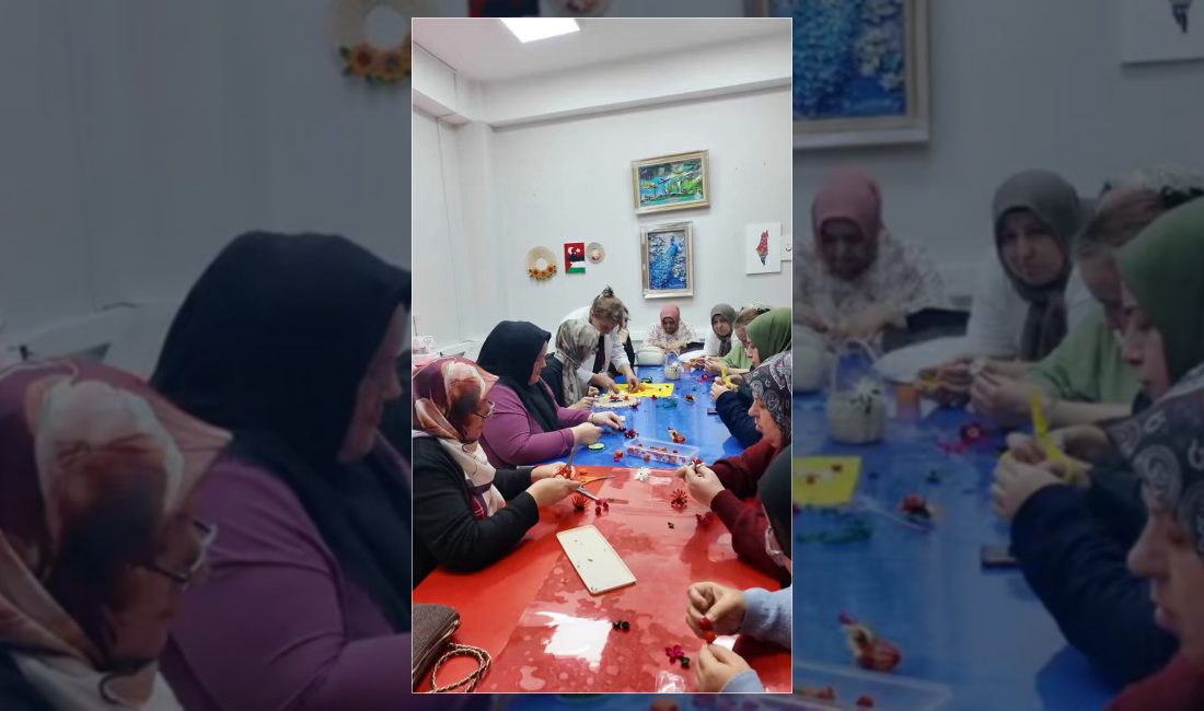 Arnavutköy Belediyesi Kadın Kültür ve Sanat Merkezi'nde ipek kozası yapımı