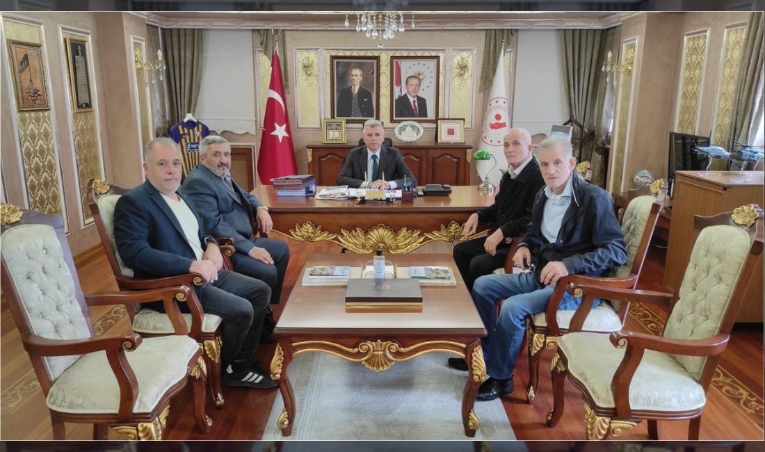 Eyüpsultan Kaymakamlığı Karadolap Cami Derneği yönetimi, Kaymakam Dr. Arslan Yurt'u