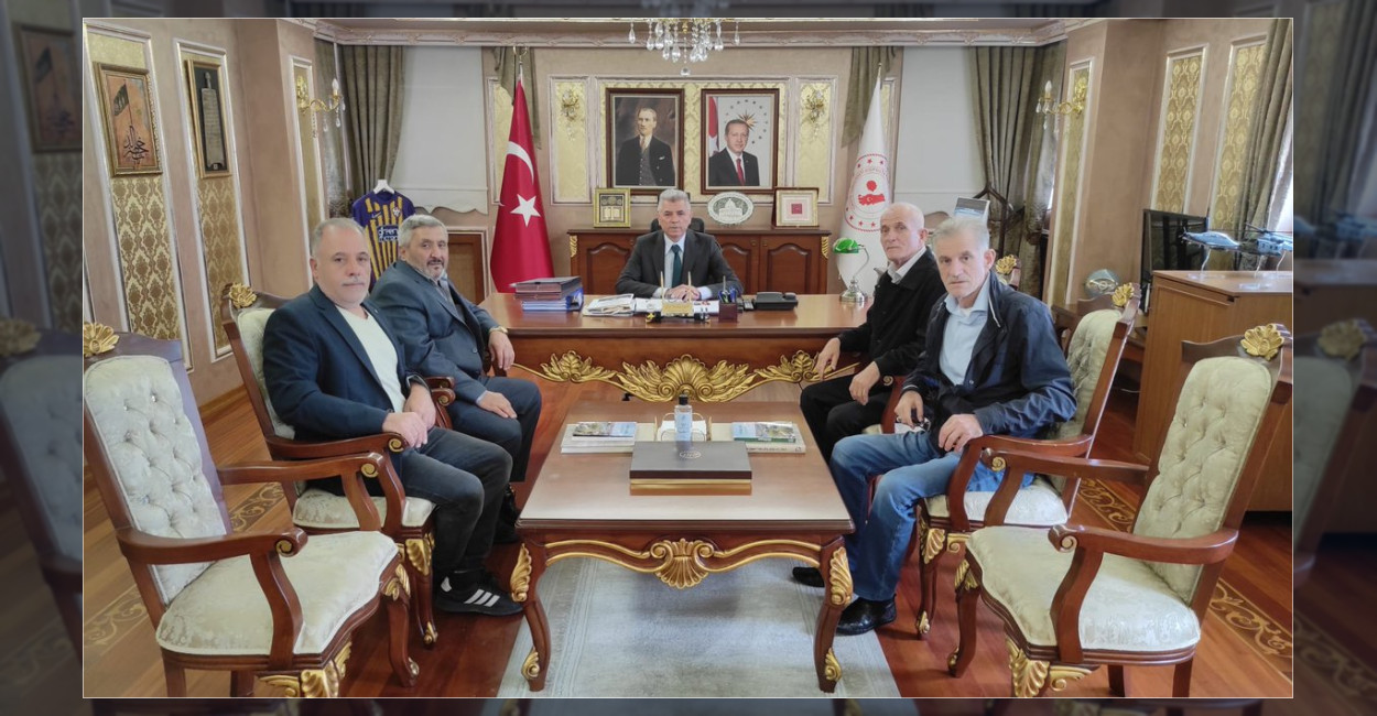 Eyüpsultan Kaymakamlığı Karadolap Cami Derneği yönetimi, Kaymakam Dr. Arslan Yurt'u