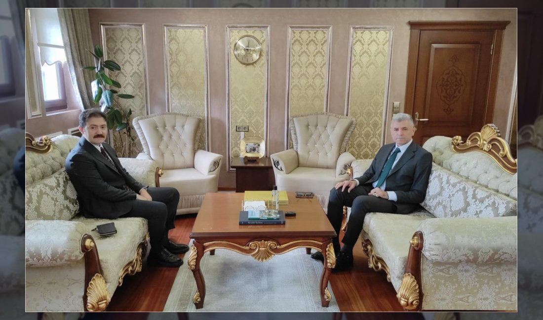 Mülkiye Müfettişi Aziz Oğuz Alemdaroğlu, Eyüpsultan Kaymakamı Dr. Arslan Yurt'u