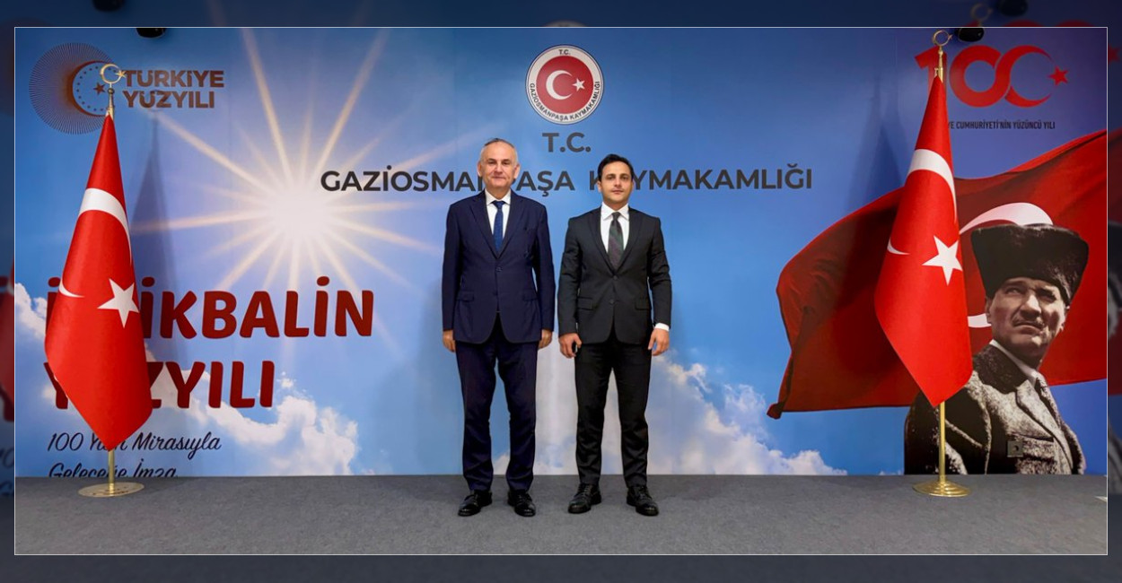 Bursa Orhaneli Kaymakamı Yasin Erdem, Gaziosmanpaşa Kaymakamı İskender Yönden'i makamında