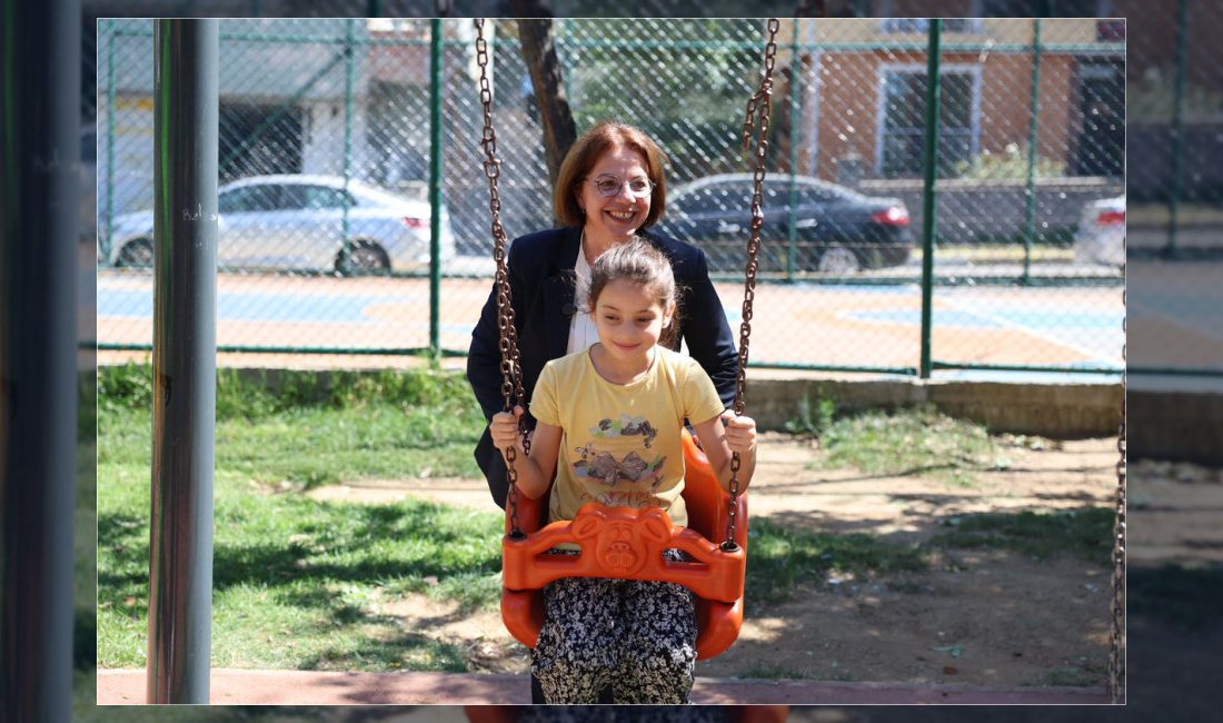 Maltepe Belediyesi, Zümrütevler Mahallesi Bitlisliler Parkı'nda çocuklarla bir araya gelerek