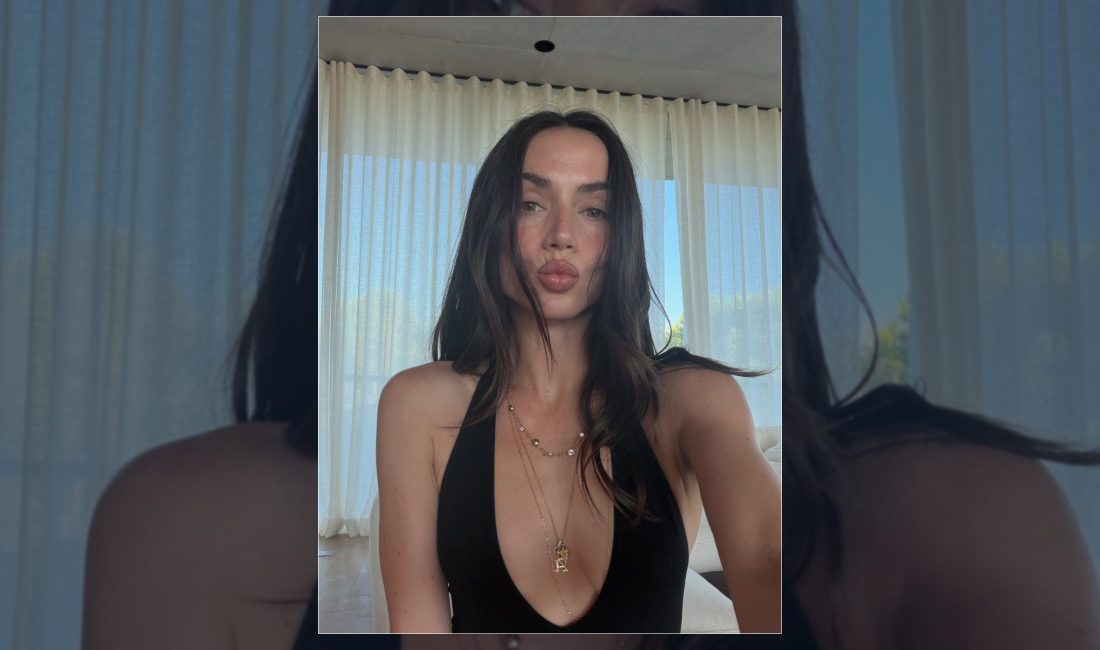 Ana de armas tatil pozları: Ünlü oyuncu Ana de Armas,