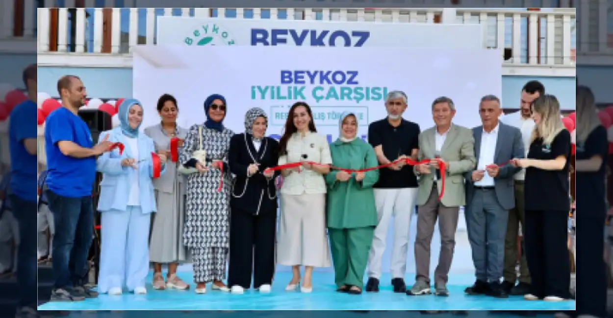 Beykoz Belediyesi tarafından kurulan İyilik Çarşısı, ihtiyaç sahibi ailelerin çocuklarıyla