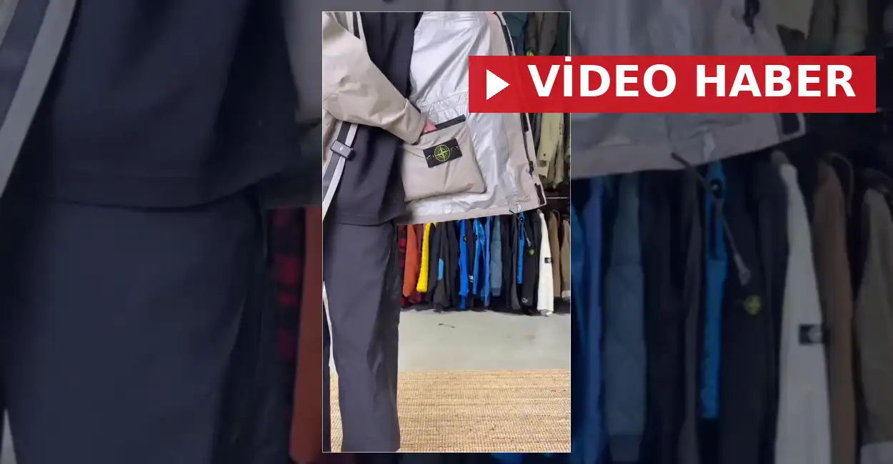 Gizli Su Geçirmez Bacaklara Sahip Yağmurluk Ceket İlgi Gördü