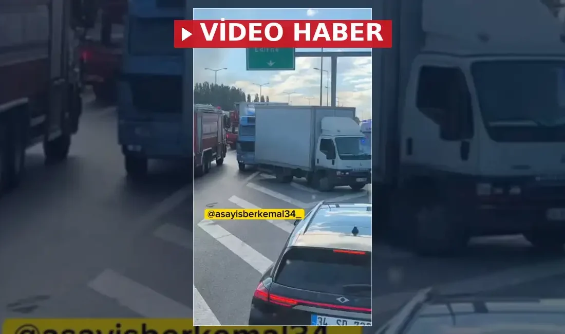 İstanbul Esenyurt'taki tır yangınına müdahaleye giden itfaiye ekipleri, emniyet şeridi